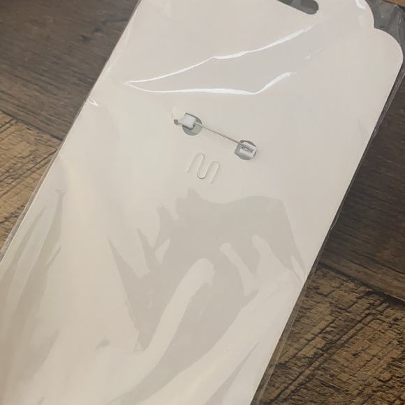 Bride To Be Ribbon Pin - Picture 2 of 3